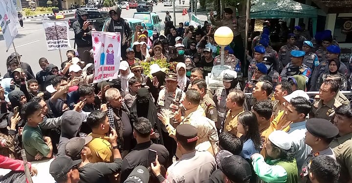 WARGA TAMALANREA TOLAK PROYEK PLTSA, WALI KOTA MAKASSAR DUKUNG KAJIAN ULANG