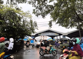 Pedagang Pasar Subuh dan Teramo Maros Keluhkan Aktivitas Pasar di Area Kantor Dinas Perhubungan