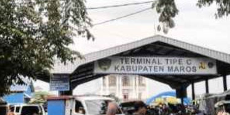 Pembiaran Pasar Ilegal di Kantor Dishub Maros Disorot, Kepala Dinas Diminta Bertanggung Jawab