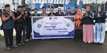 Ramadhan Penuh Makna, ACC Foundation dan SMSI Maros Hadirkan Aksi Berbagi di Persimpangan Kota