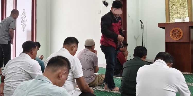 “Sosok Inspiratif Kasat Reskrim Maros IPTU Ridwan, SH., M.H. Tetap Utamakan Ibadah di Tengah Kesibukan”