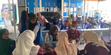 Warga Lekopancing Antusias Ikuti Pemeriksaan Kesehatan Gratis, Dapat Bibit Tanaman Produktif